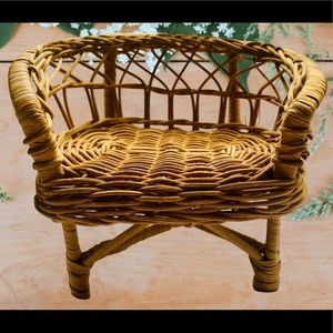 Tan Vintage Wicker Doll Chair to Use for Plant Stand or Toys. Great Condition.